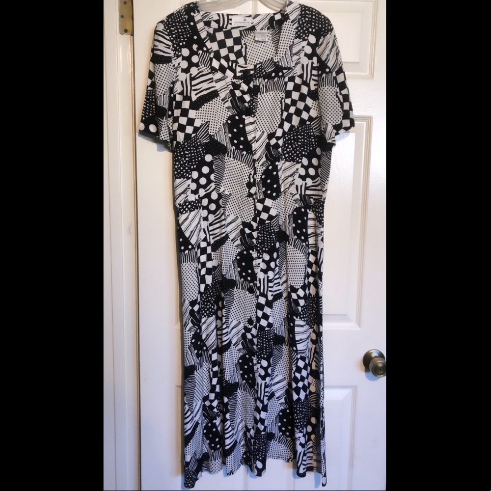 Vintage 80s White and Black Patterned Dress